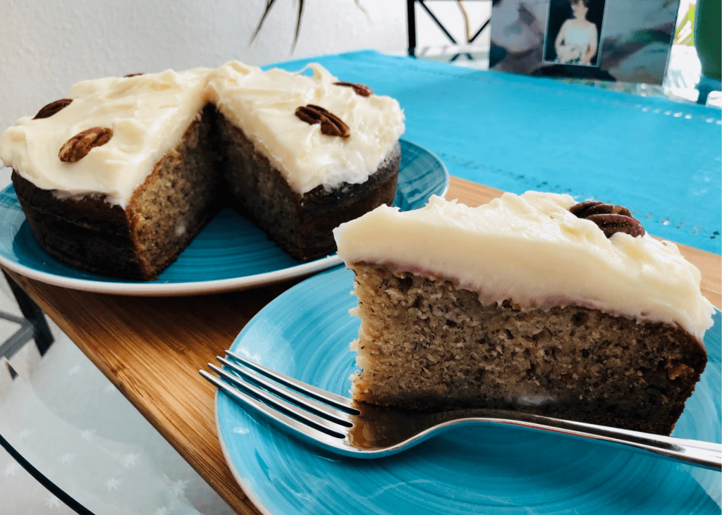 Banana cake with cream cheese frosting